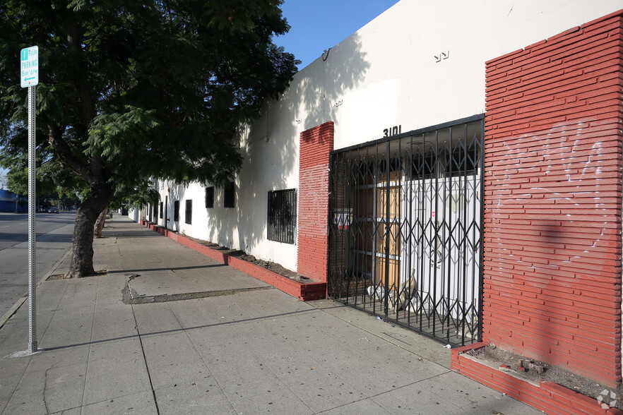 3101-3115 S Broadway, Los Angeles, CA for lease - Building Photo - Image 3 of 27