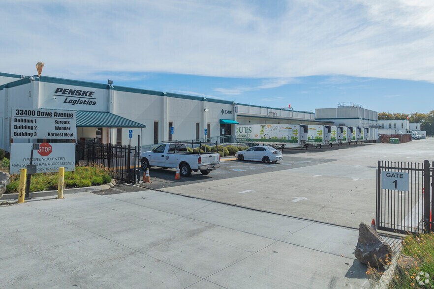 33400 Dowe Ave, Union City, CA à louer - Photo du bâtiment - Image 3 de 12