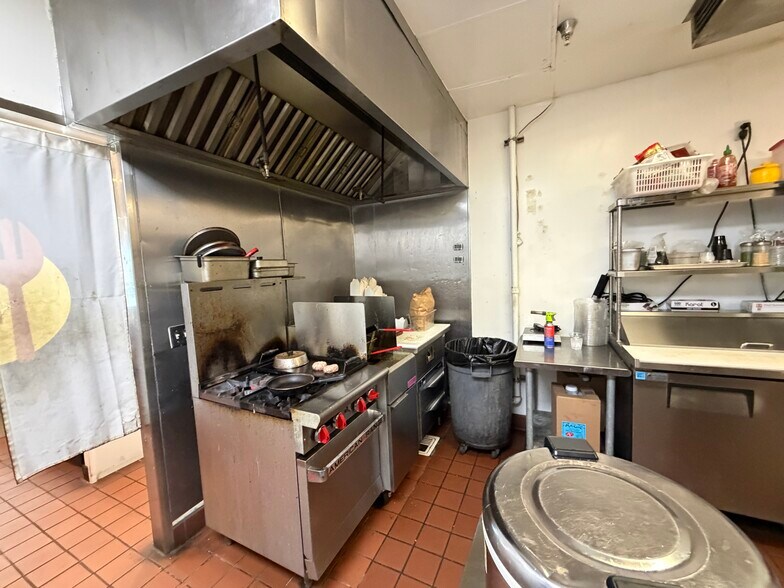 627-655 W Duarte Rd, Arcadia, CA à louer - Photo du bâtiment - Image 3 de 12