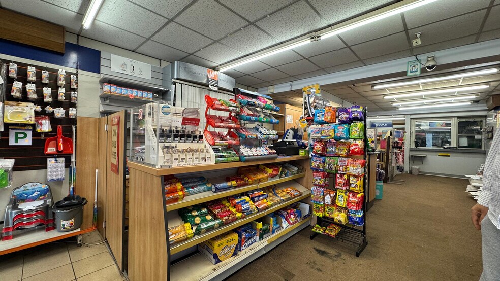 30 High St, Bagshot à vendre - Photo intérieure - Image 2 de 5