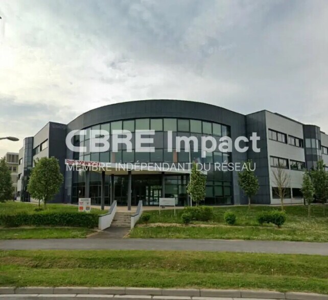 Office in Bezannes for lease - Building Photo - Image 2 of 8