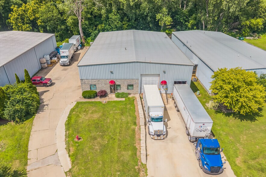 144 Thunderbird Ln, East Peoria, IL à vendre - Photo principale - Image 1 de 1