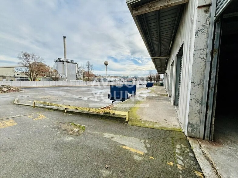 Flex in Sucy-en-Brie for lease - Building Photo - Image 3 of 6