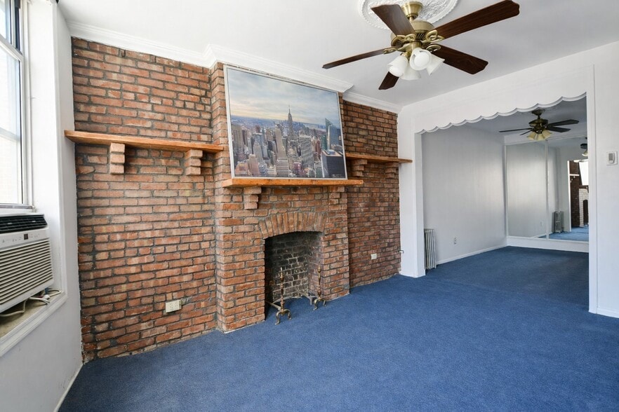 53 Franklin St, Brooklyn, NY for sale - Interior Photo - Image 3 of 15