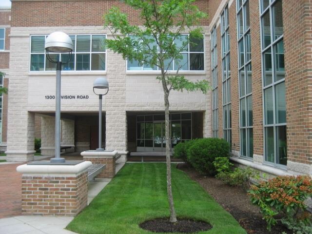 1350 Division Rd, West Warwick, RI à louer - Photo du bâtiment - Image 2 de 54