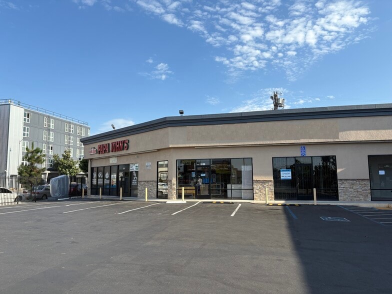 6520-6534 Crenshaw Blvd, Los Angeles, CA for lease - Building Photo - Image 2 of 3