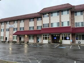 5610 Kitsap Way, Bremerton, WA à louer Photo intérieure- Image 1 de 11