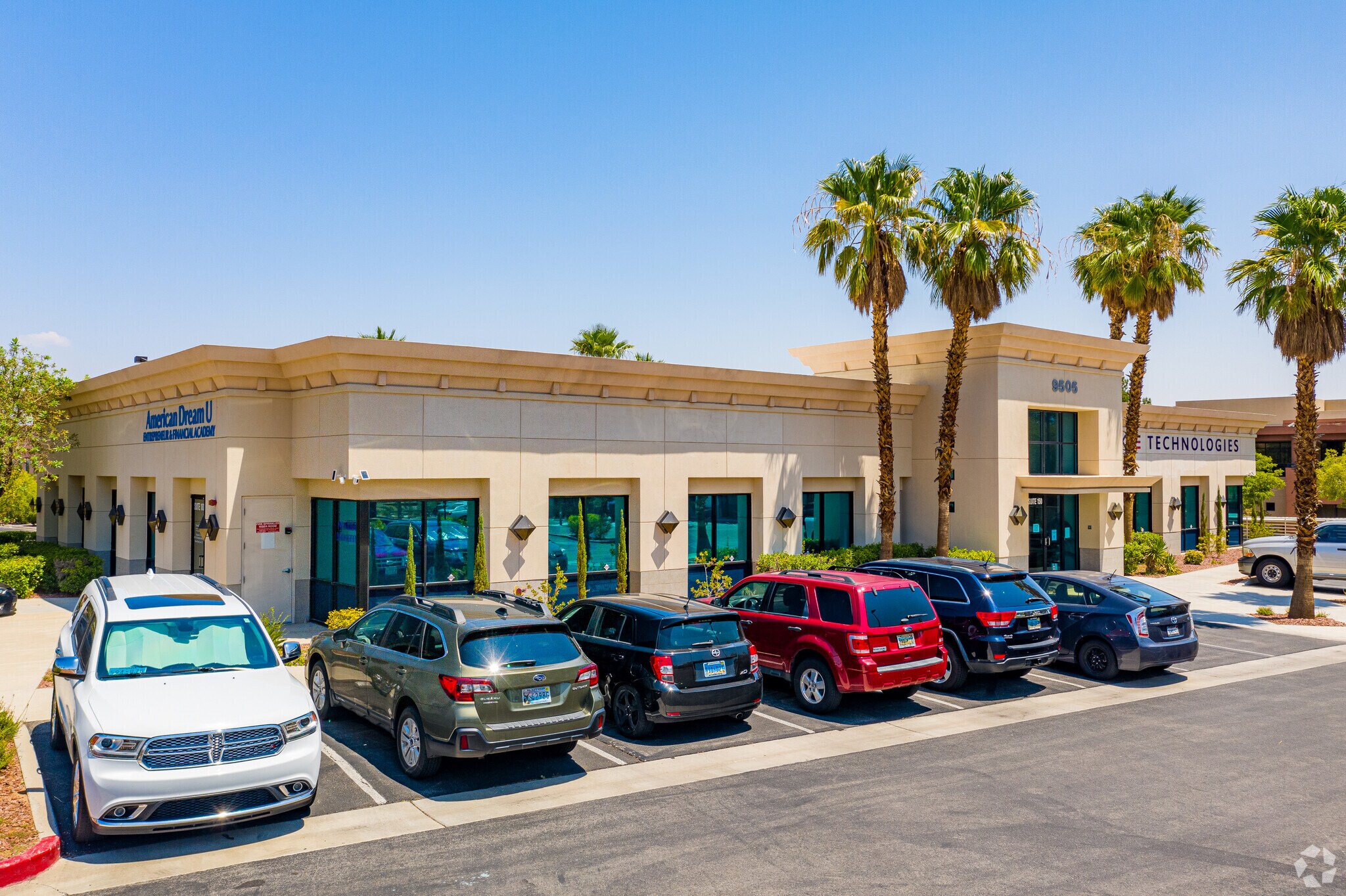 9505 Hillwood Dr, Las Vegas, NV à louer Photo du bâtiment- Image 1 de 4