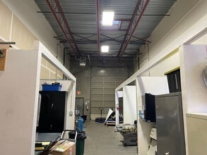 9295 198th St, Langley Twp, BC for lease Interior Photo- Image 1 of 15