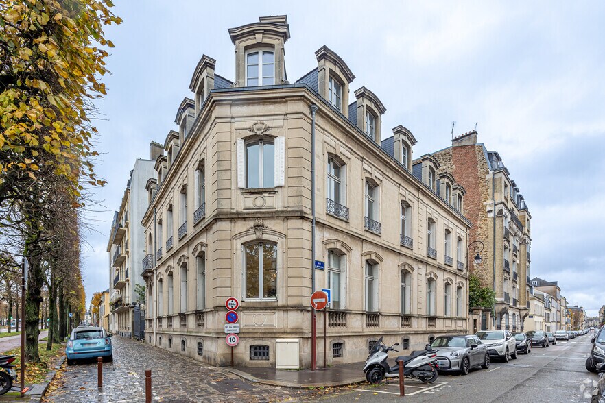 Boulevard Du Roi, Versailles for lease - Primary Photo - Image 1 of 2