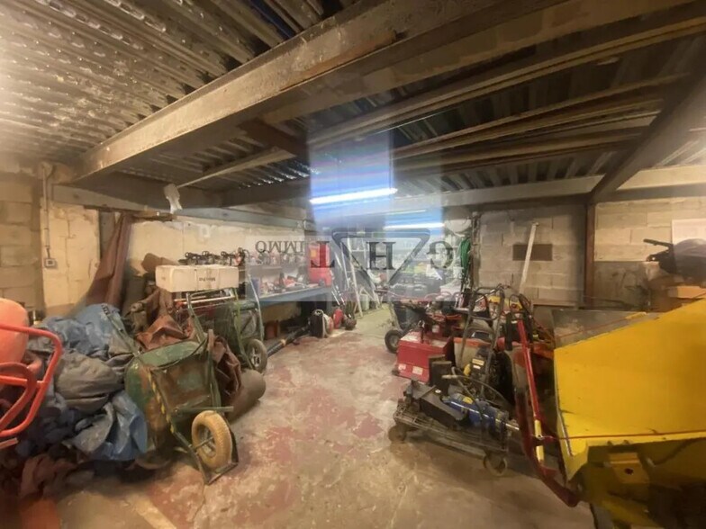 Industrial in Fontenay-sous-Bois for sale - Interior Photo - Image 1 of 4