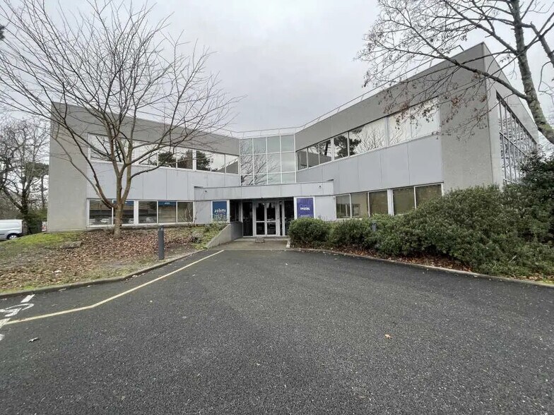 Office in Mérignac for lease - Building Photo - Image 1 of 7