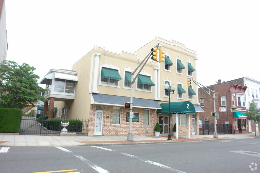 511-515 State St, Perth Amboy, NJ à vendre - Photo principale - Image 1 de 1