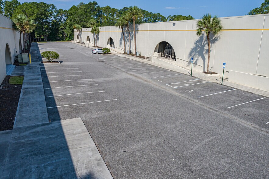 7970 Bayberry Rd, Jacksonville, FL for lease - Building Photo - Image 2 of 8