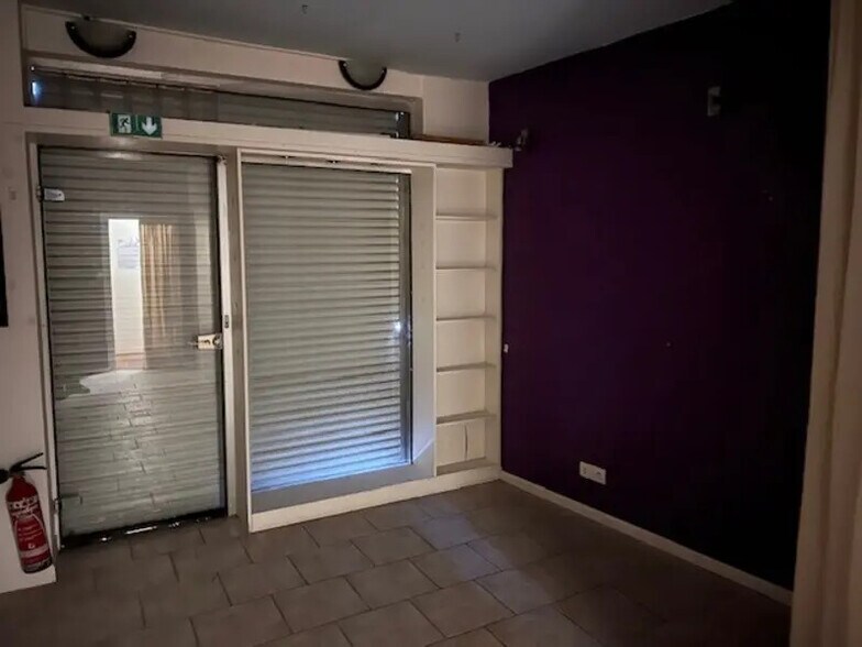 Flex in Saintes for sale - Interior Photo - Image 2 of 3