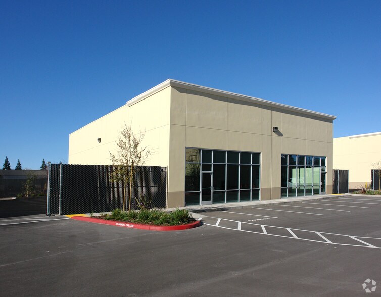 4013 Vista Park Ct, Sacramento, CA for sale - Building Photo - Image 2 of 6