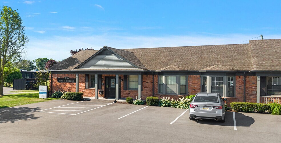 23411 Jefferson Ave, Saint Clair Shores, MI for lease - Building Photo - Image 2 of 12