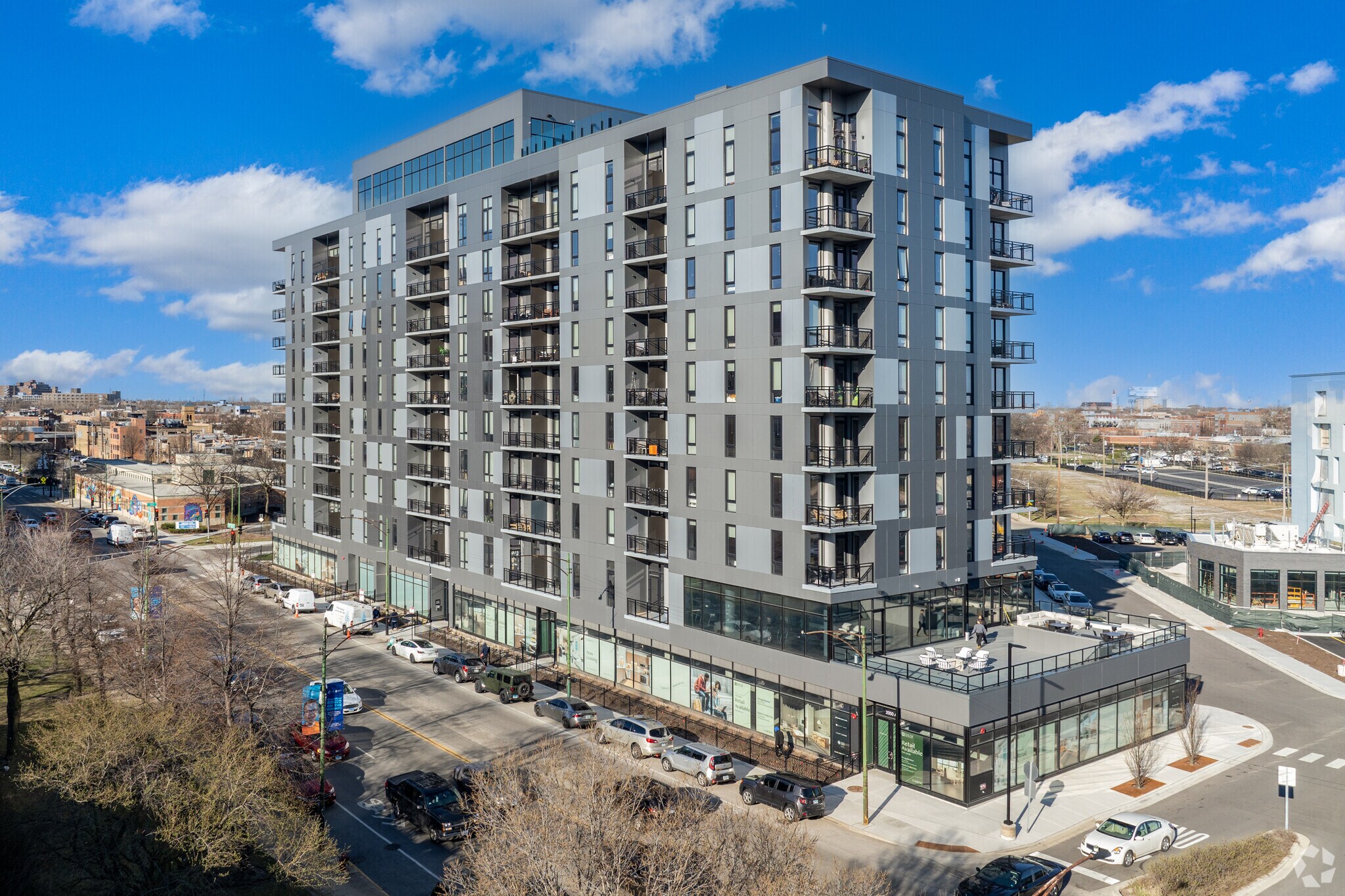 2050 W Ogden Ave, Chicago, IL à louer Photo du bâtiment- Image 1 de 4