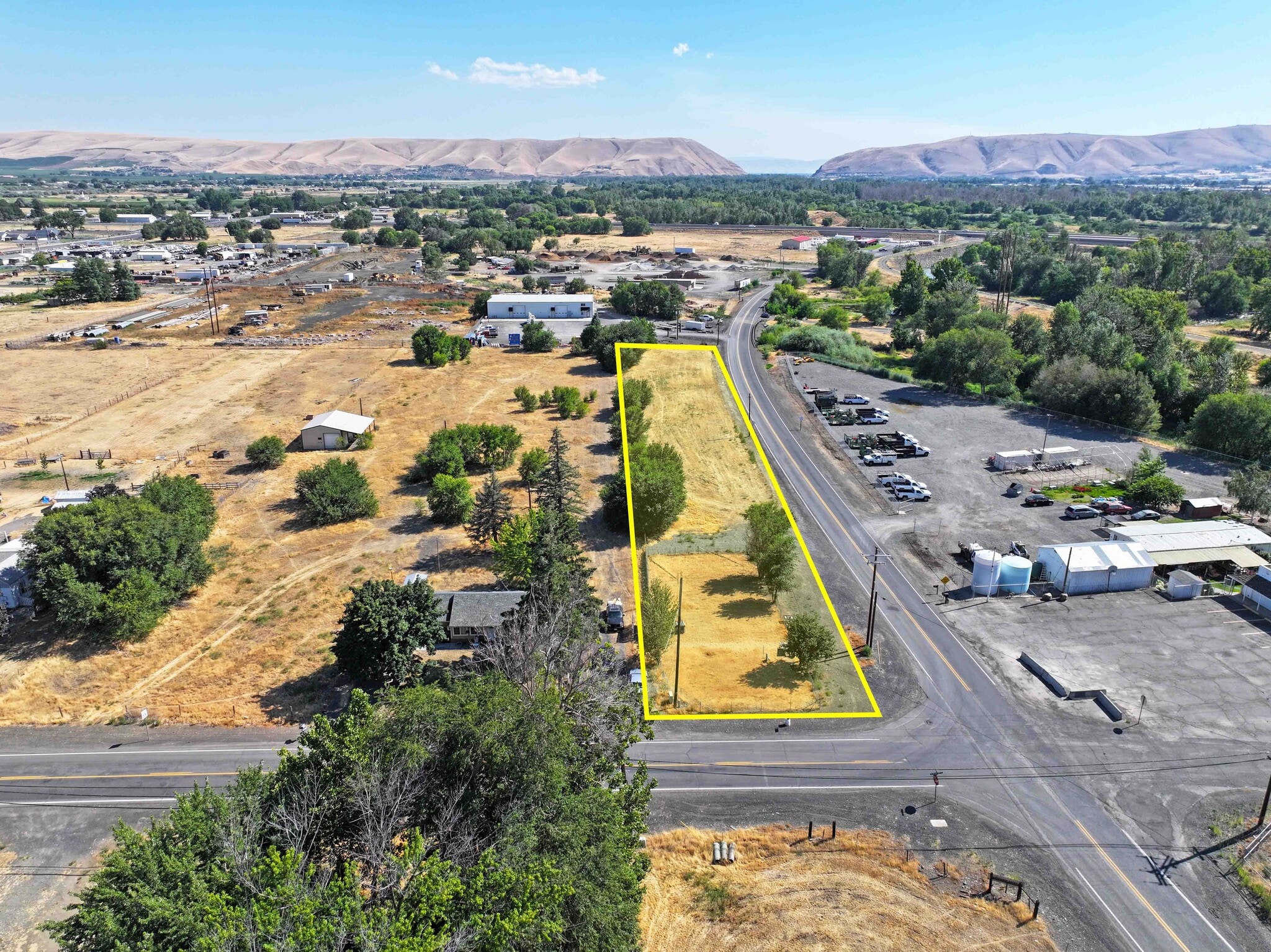 3304 W Birchfield Rd, Yakima, WA à vendre Photo principale- Image 1 de 8
