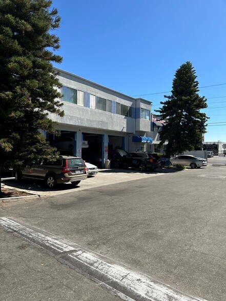 6011-6015 Reseda Blvd, Tarzana, CA à vendre - Photo du bâtiment - Image 2 de 16