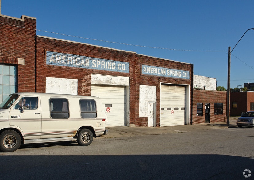 1813-1819 Locust St, Kansas City, MO for lease - Building Photo - Image 2 of 6