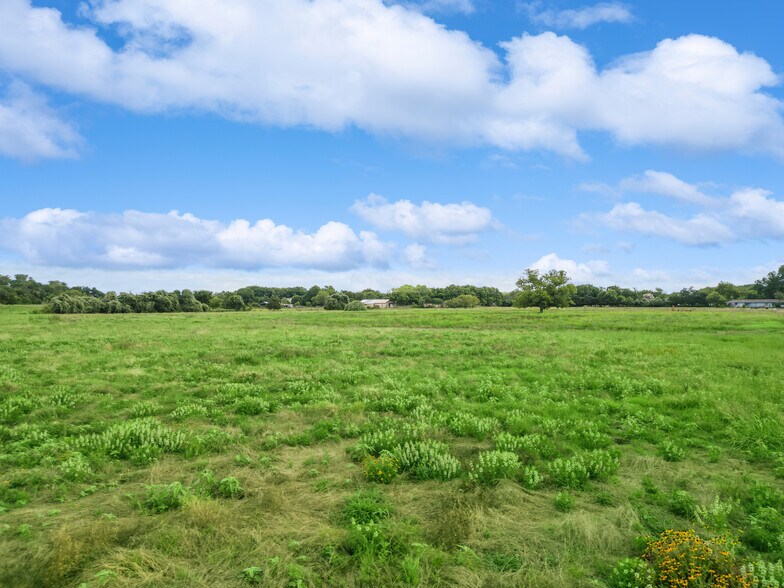 3131 Middlefield Rd, Dallas, TX à vendre - Photo du bâtiment - Image 3 de 16