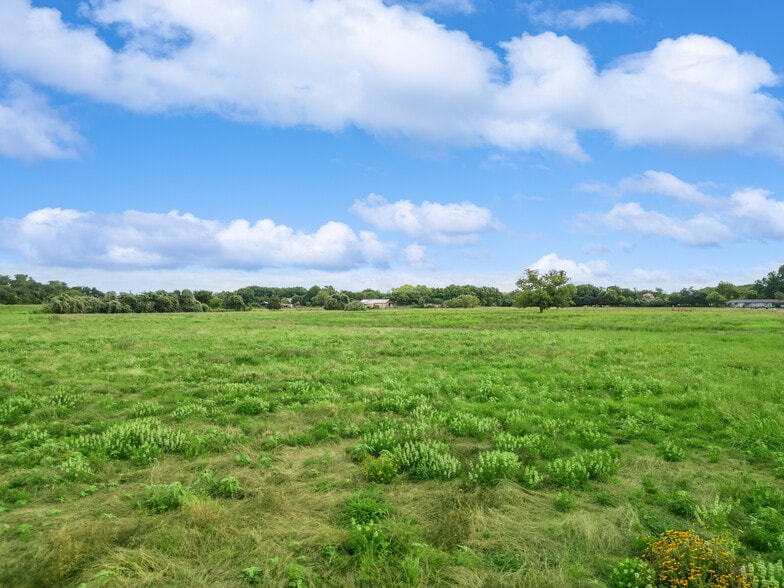 3131 Middlefield Rd, Dallas, TX à vendre - Photo du bâtiment - Image 3 de 16