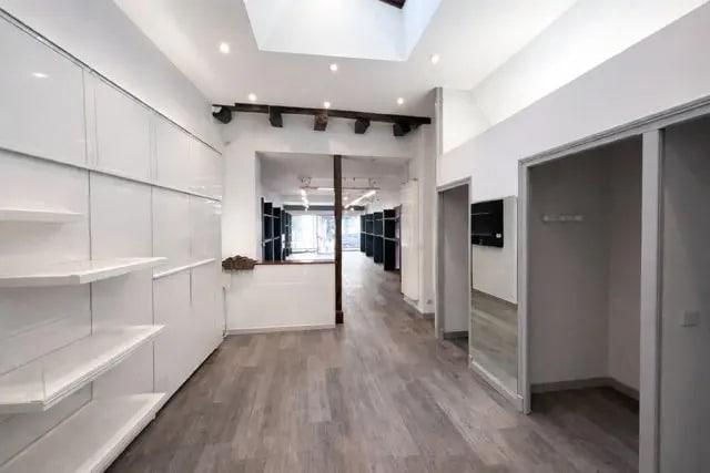 Retail in Chalon-sur-Saône for sale Interior Photo- Image 1 of 4