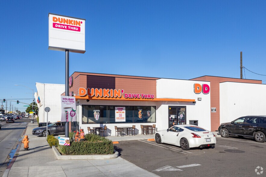 4365 W Rosecrans Ave, Hawthorne, CA à louer - Photo du bâtiment - Image 2 de 8