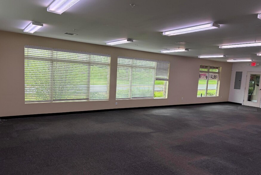 394 Elsmere Ave, Delmar, NY à louer - Photo intérieure - Image 2 de 6
