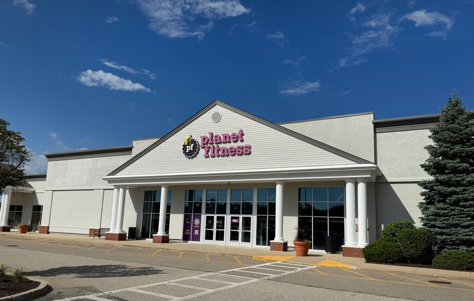 10-105 Long Pond Rd, Plymouth, MA for lease - Building Photo - Image 1 of 13