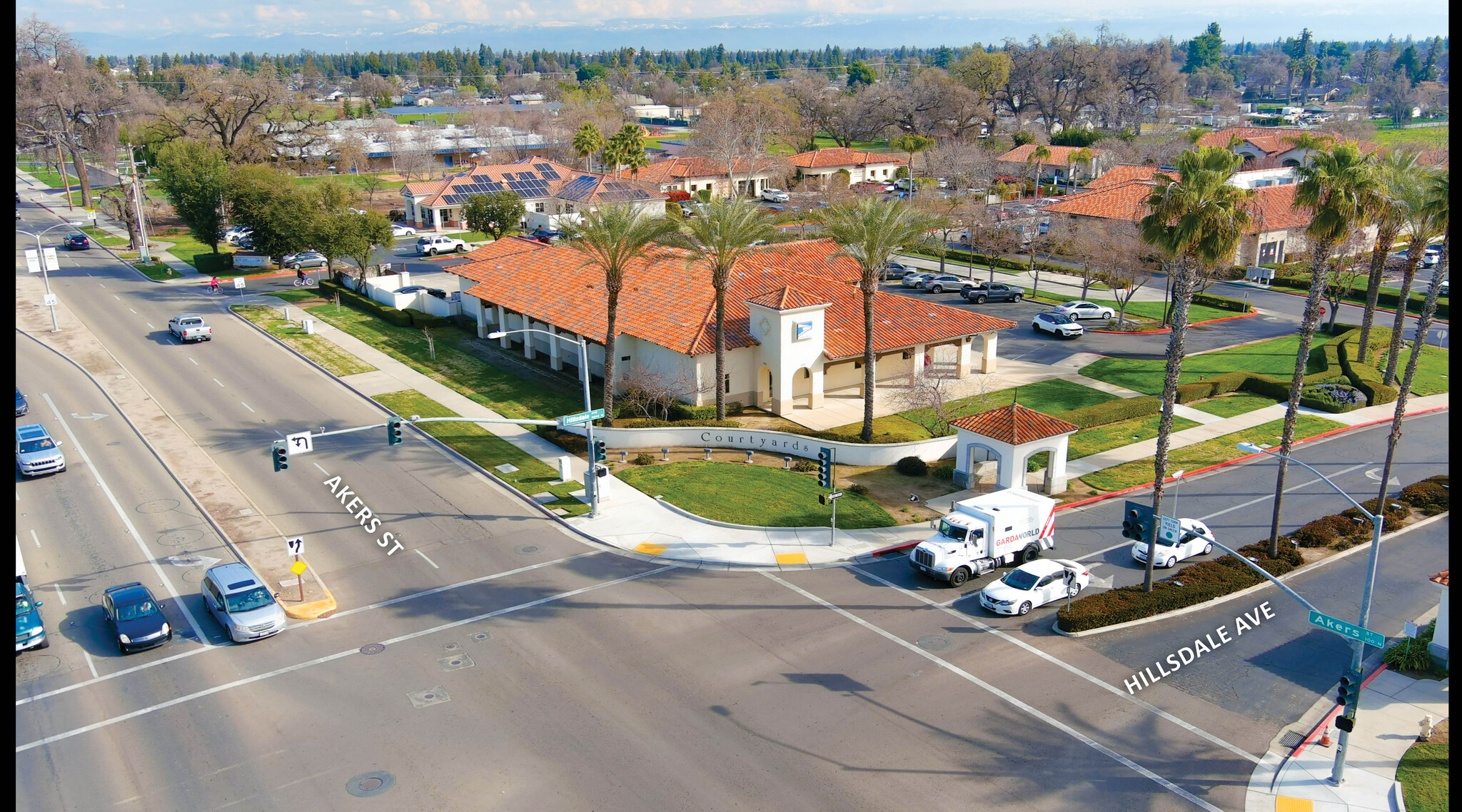 100 N Akers St, Visalia, CA à vendre Photo du bâtiment- Image 1 de 1