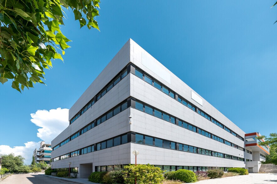 Espace de cotravail dans Las Rozas de Madrid, Madrid à louer - Photo du bâtiment - Image 1 de 1
