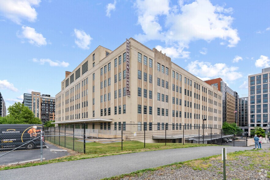 131 M St NE, Washington, DC à louer - Photo du bâtiment - Image 2 de 6