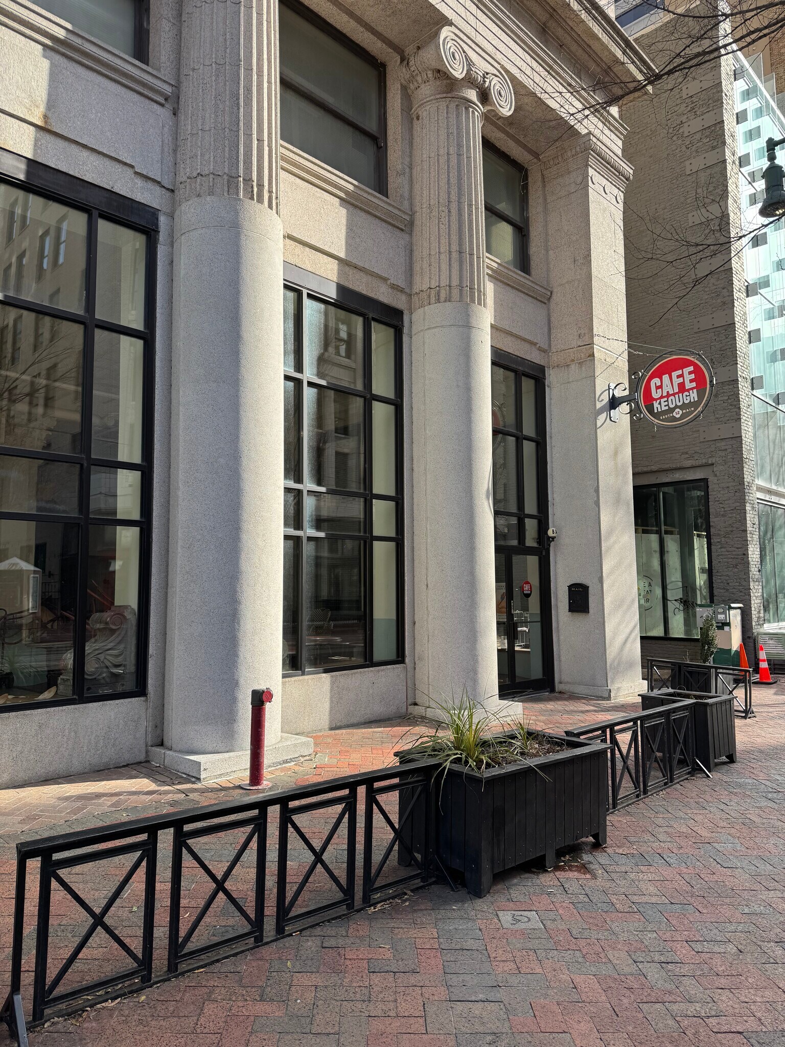 10 S Main St, Memphis, TN for lease Building Photo- Image 1 of 17