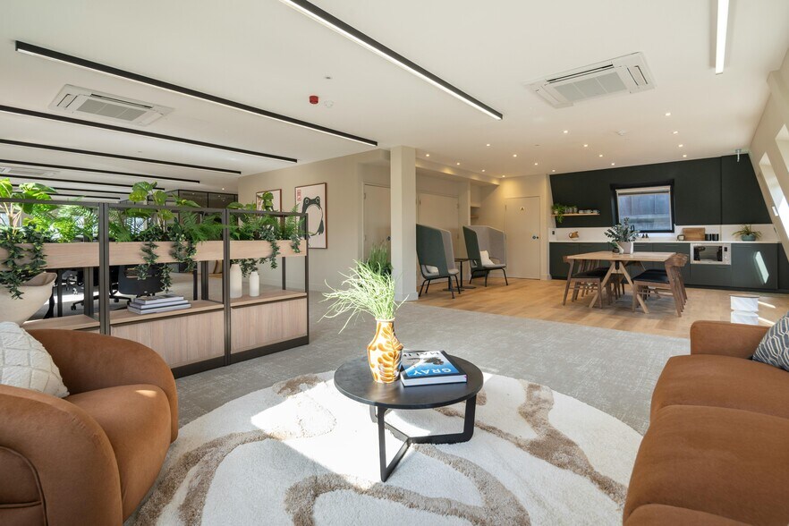 44 Paul St, London for lease - Building Photo - Image 3 of 41