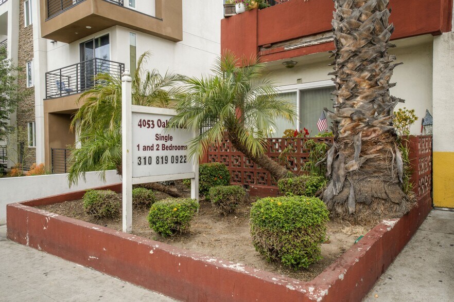 4053 Oakwood Ave, Los Angeles, CA à vendre - Photo du bâtiment - Image 3 de 9