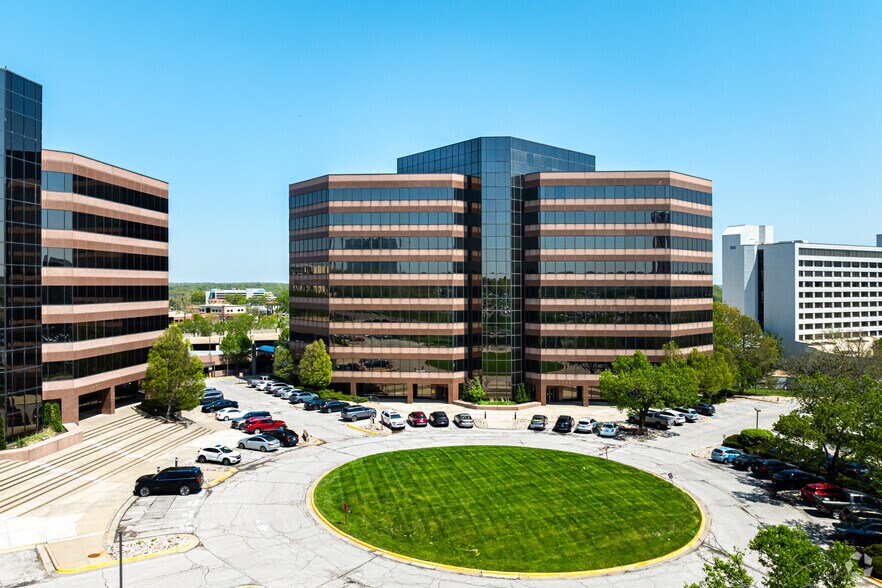 7300 W 110th St, Overland Park, KS à louer - Photo du bâtiment - Image 1 de 17