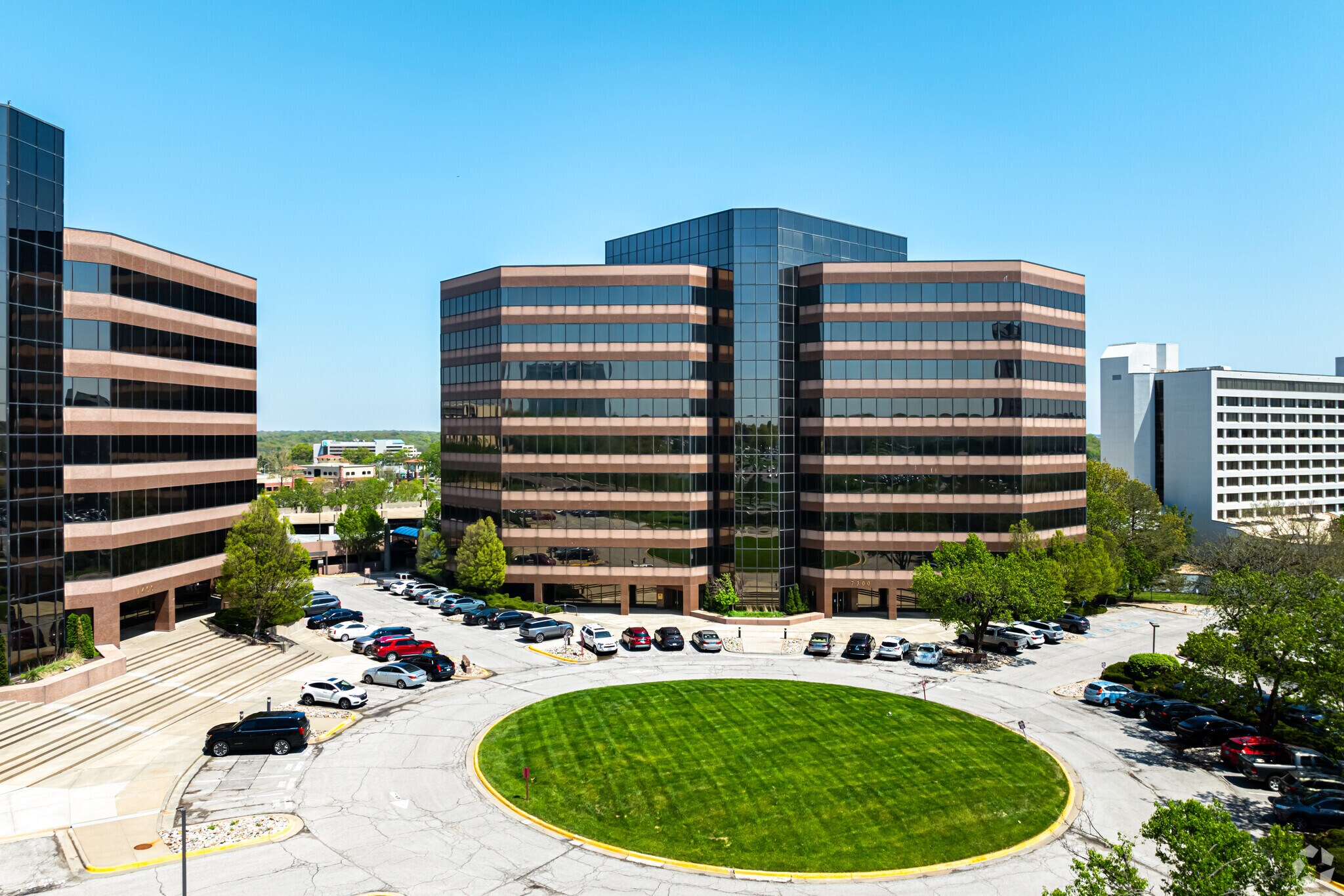 7300 W 110th St, Overland Park, KS à louer Photo du bâtiment- Image 1 de 18