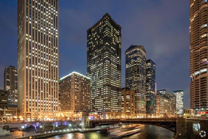 35 W Wacker Dr, Chicago, IL à louer - Photo principale - Image 1 de 11
