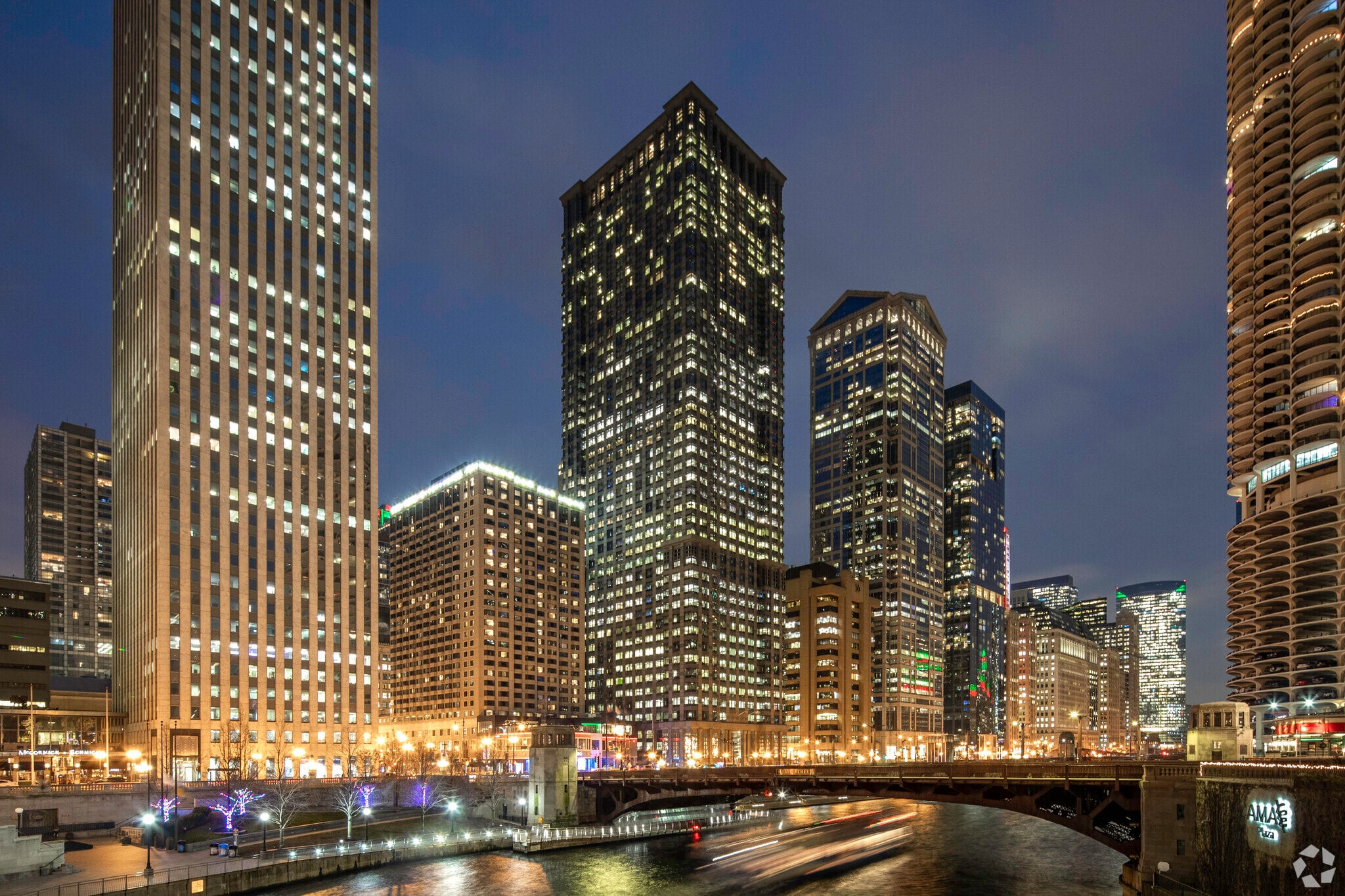 35 W Wacker Dr, Chicago, IL à louer Photo principale- Image 1 de 12