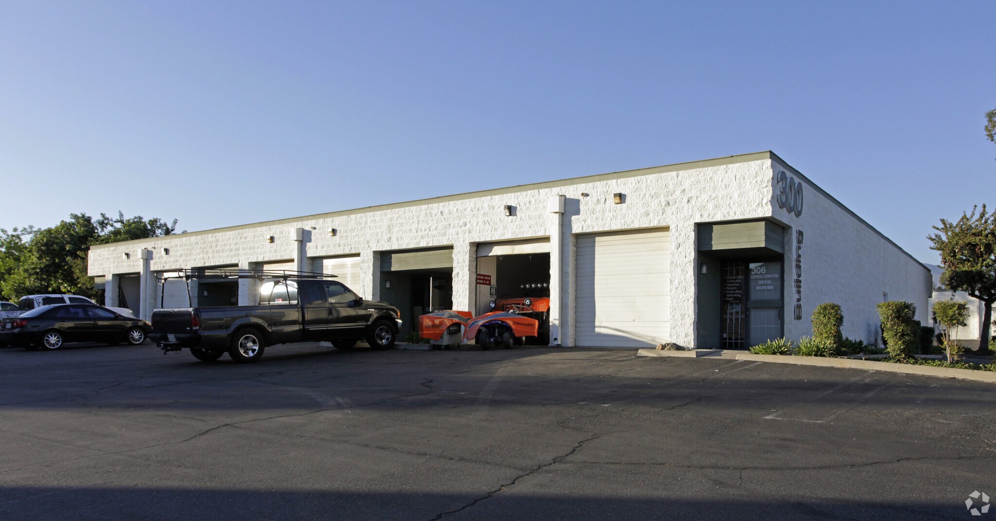 1495 W 9th St, Upland, CA à louer Photo principale- Image 1 de 4