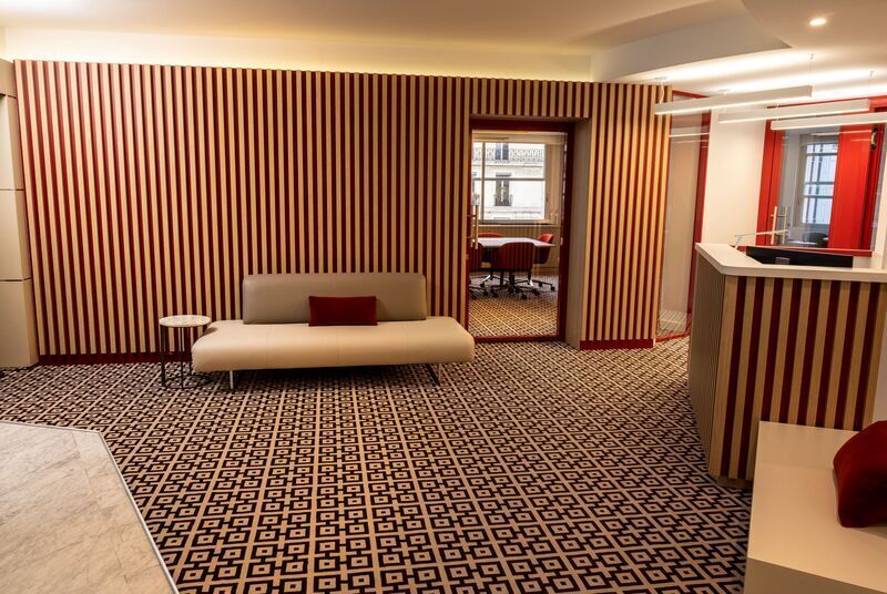 44 Avenue George V, Paris for lease - Interior Photo - Image 3 of 9