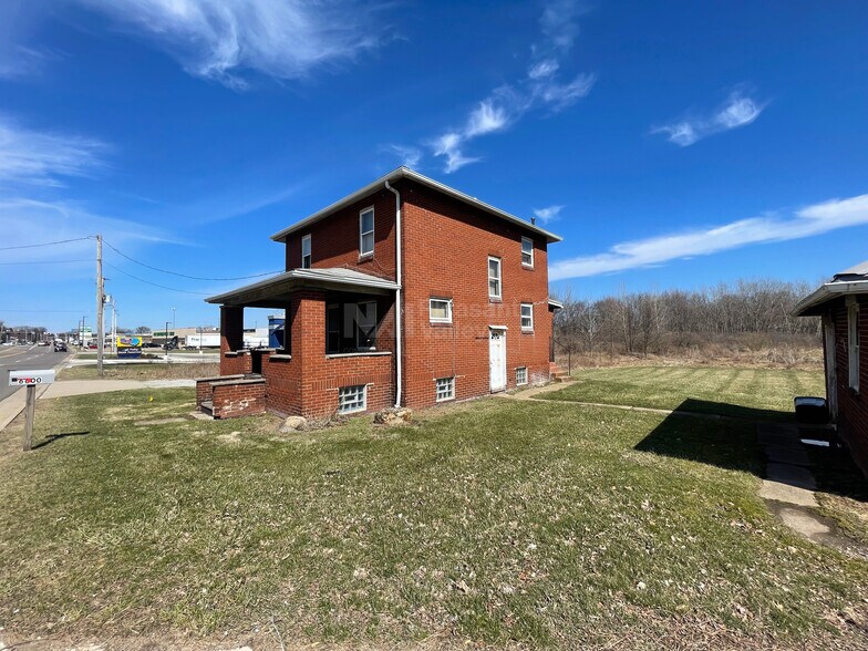 6600 Frank Ave W, Canton, OH à vendre - Photo du bâtiment - Image 2 de 11