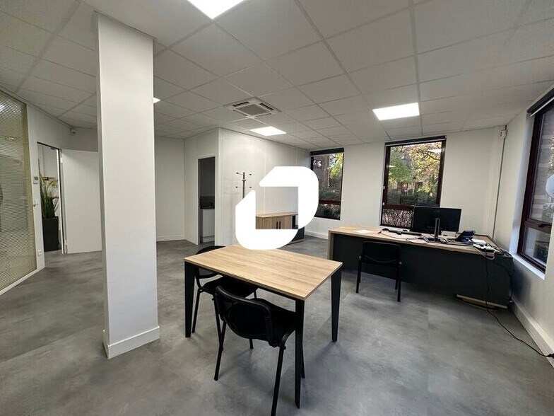 Bureau dans Saint-Germain-en-Laye à louer - Photo intérieure - Image 3 de 8