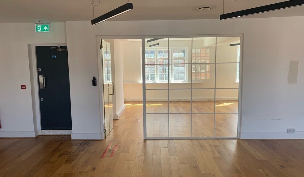 465 Brixton Rd, Londres à louer - Photo intérieure - Image 2 de 3