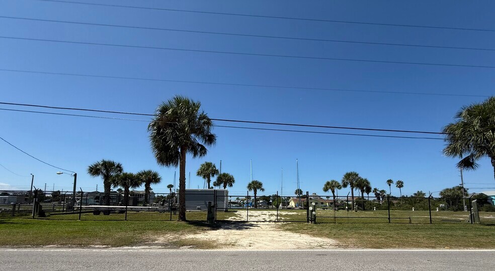 4387 Calienta St, Hernando Beach, FL à vendre - Photo du bâtiment - Image 1 de 12