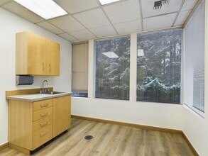 118 SW 330th St, Federal Way, WA for lease Interior Photo- Image 2 of 11