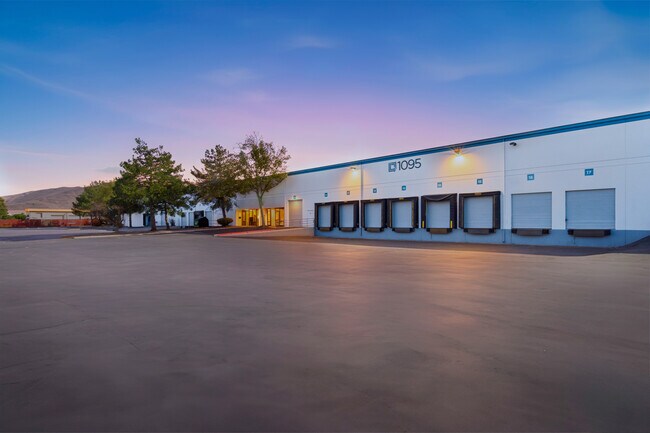 Plus de détails pour 1095 Spice Islands Dr, Sparks, NV - Industriel à louer
