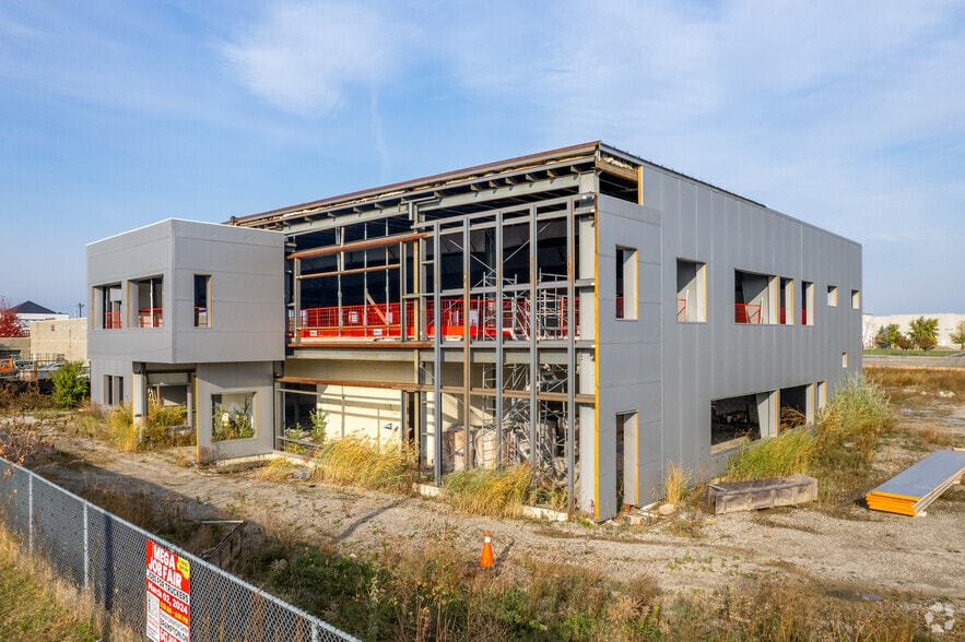 10 Vice Regent Blvd, Toronto, ON for sale - Building Photo - Image 3 of 22